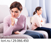 Mother and daughter take offense. Стоковое фото, фотограф Яков Филимонов / Фотобанк Лори