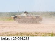 Машина разведки и управления огнем артиллерии 1В119 "Реостат" на марше. Международный военно-технический форум "Армия-2018". Полигон "Алабино" в Московской области. Редакционное фото, фотограф Алёшина Оксана / Фотобанк Лори