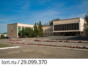 Красный Кут. Дом культуры (2018 год). Редакционное фото, фотограф Евгений Вернигоров / Фотобанк Лори