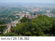 View of Castle of the Moors on the top of the mountain over the Sintra town. Sintra. Portugal (2016 год). Редакционное фото, фотограф Сергей Пристяжнюк (Serg Zastavkin) / Фотобанк Лори