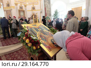 Престольный праздник в Свято-Духовом храме села Шкинь, подмосковье (2018 год). Редакционное фото, фотограф Дмитрий Неумоин / Фотобанк Лори