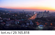 Вечерняя панорама южной части Алма-Аты (2018 год). Редакционное фото, фотограф Михаил Старшов / Фотобанк Лори
