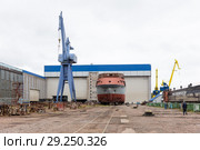 Строительство многофункционального аварийно-спасательного судна "Пильтун" (2018 год). Редакционное фото, фотограф Алексей Шматков / Фотобанк Лори