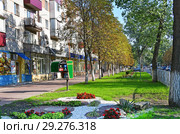 Россия, город Невинномысск. Улица Менделеева осенью (2018 год). Редакционное фото, фотограф Овчинникова Ирина / Фотобанк Лори