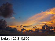 Зловещие тучи над морем, вечерняя заря. Стоковое фото, фотограф Александр Романов / Фотобанк Лори