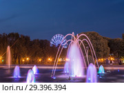 Beautiful, bright fountain on Pushkin Square in the city of Ivanovo, Russia. Стоковое фото, фотограф Валерий Смирнов / Фотобанк Лори
