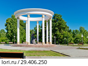 Россия, Сибирь, Тюменская область, Тобольск, памятник "Жёнам декабристов" в ротонде (2018 год). Редакционное фото, фотограф Александр Циликин / Фотобанк Лори