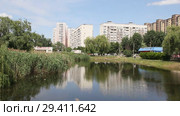 Восточно-Кругликовская улица в Краснодаре. Дома на берегу Карасуна (2018 год). Редакционное видео, видеограф Олег Хархан / Фотобанк Лори