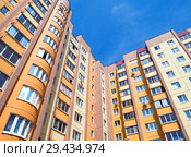 Фрагмент нового жилого комплекса на улице Шишкова города Воронежа (2018 год). Стоковое фото, фотограф Вячеслав Палес / Фотобанк Лори