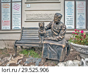 Памятник "Собачье Сердце". Бронзовая скульптура профессору Преображенскому и Шарику. Санкт-Петербург (2018 год). Редакционное фото, фотограф Сергей Афанасьев / Фотобанк Лори