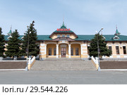 Орск. Здание железнодорожного вокзала станции Орск Южно-Уральской железной дороги (2014 год). Стоковое фото, фотограф Дмитрий Щукин / Фотобанк Лори