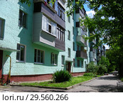 Пятиэтажный восьмиподъездный кирпичный жилой дом (1977 г.). Улица Ногина, 1. Город Дедовск. Истринский район. Московская область (2015 год). Стоковое фото, фотограф lana1501 / Фотобанк Лори