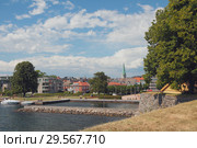 Вид на город с Кристиансхолма. Кристиансанн, Норвегия (2018 год). Стоковое фото, фотограф Вадим Хомяков / Фотобанк Лори