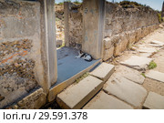 Руины античного города Сиде в Турции (Side, Antalya, Turkey) (2018 год). Редакционное фото, фотограф Ольга Сейфутдинова / Фотобанк Лори