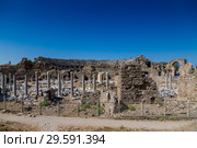 Руины античного города Сиде в Турции (Side, Antalya, Turkey) (2018 год). Редакционное фото, фотограф Ольга Сейфутдинова / Фотобанк Лори