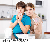 Sick boy with mother at home. Стоковое фото, фотограф Яков Филимонов / Фотобанк Лори