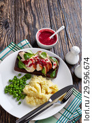 open faced hot roast turkey breast sandwich. Стоковое фото, фотограф Oksana Zh / Фотобанк Лори
