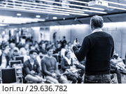 Sturtup expert giving talk at business event workshop. Стоковое фото, фотограф Matej Kastelic / Фотобанк Лори