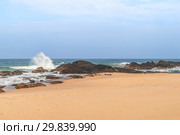 Песчаный пляж Индийского океана. Амбалангода, Шри-Ланка. Sri Lanka, South West Coast, Ambalangoda, beach (2018 год). Стоковое фото, фотограф Владимир Сергеев / Фотобанк Лори