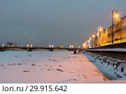 Дворцовая набережная. Санкт-Петербург (2018 год). Редакционное фото, фотограф Александр Щепин / Фотобанк Лори