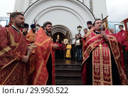 Крестный ход в храме Спаса Нерукотворного Образа в селе Усово (2018 год). Редакционное фото, фотограф Дмитрий Неумоин / Фотобанк Лори