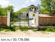 Главный вход, ворота в мужской монастырь святого апостола Луки в селе Лаки. Крым 2014. Стоковое фото, фотограф Выскуб Анна / Фотобанк Лори