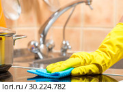 hand with a rag, housewife during cleaning, hand close-up. Стоковое фото, фотограф Константин Лабунский / Фотобанк Лори
