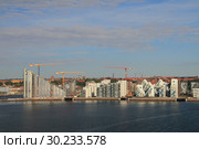 Новостройки на берегу морского залива. Орхус, Дания (2018 год). Стоковое фото, фотограф Вадим Хомяков / Фотобанк Лори
