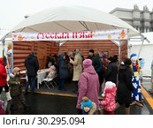 Самара. Масленица. Павильон "Русская изба" (2019 год). Редакционное фото, фотограф Светлана Кириллова / Фотобанк Лори