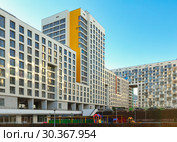 Новый жилой комплекс бизнес-класса "Акварели". Город Балашиха, Московская область, Россия. (2016 год). Редакционное фото, фотограф Bala-Kate / Фотобанк Лори