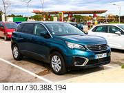 Peugeot 5008 (2019 год). Редакционное фото, фотограф Art Konovalov / Фотобанк Лори