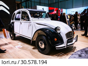 Citroen 2CV (2019 год). Редакционное фото, фотограф Art Konovalov / Фотобанк Лори