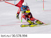 Горнолыжница Абдулкаюмова Рината (Камчатский край). Чемпионат России по горнолыжному спорту, параллельный слалом (2019 год). Редакционное фото, фотограф А. А. Пирагис / Фотобанк Лори