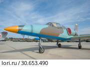Чехословацкий учебно-тренировочный самолёт Аэро Л-39 «Альбатрос» (Aero L-39 Albatros) в парке Патриот, вид слева-спереди (2016 год). Редакционное фото, фотограф Малышев Андрей / Фотобанк Лори