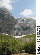 Горы и водопад от ледника. Олден, Норвегия (2012 год). Стоковое фото, фотограф Вадим Хомяков / Фотобанк Лори