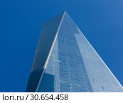 Low angle view of skyline, One World Trade Center, Lower Manhattan, New York City, New York State, USA. Стоковое фото, фотограф Keith Levit / Ingram Publishing / Фотобанк Лори