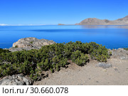Тибет, озеро Нам-Тсо (Nam Tso) летом, 4718 метров над уровнем моря (2018 год). Стоковое фото, фотограф Овчинникова Ирина / Фотобанк Лори