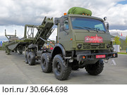 Тяжелый механизированный мост ТММ-7 на базе грузовика КамАЗ-63501 на Международном военно-техническом форуме "Армия-2018". Кубинка, военно-патриотический парк "Патриот" Редакционное фото, фотограф Игорь Долгов / Фотобанк Лори