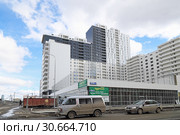 Город Екатеринбург. Новостройка на  улице Мельникова (2015 год). Редакционное фото, фотограф Светлана Зотеева / Фотобанк Лори
