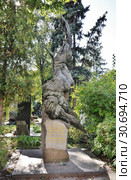 Могила авиаконструктора Николая Николаевича Поликарпова (1892-1944) (2016 год). Редакционное фото, фотограф Вера Смолянинова / Фотобанк Лори