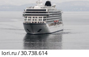 Expedition Passenger Liner Viking Orion sailing in Pacific Ocean. Time lapse (2019 год). Редакционное видео, видеограф А. А. Пирагис / Фотобанк Лори