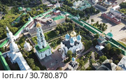View from drones of churches in Trinity Lavra of St. Sergius Monastery, Sergiyev Posad (2018 год). Стоковое видео, видеограф Яков Филимонов / Фотобанк Лори