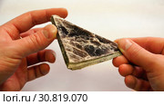 Muscovite rock-forming mineral belonging to the category of dioctahedral mica. Стоковое видео, видеограф Aleksandr Sulimov / Фотобанк Лори