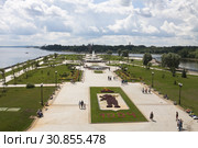Стрелка рек Волги и Которосли в Ярославле (2014 год). Редакционное фото, фотограф Солодовникова Елена / Фотобанк Лори