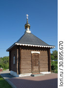 Свято-Троице-Никольский монастырь. Часовня-памятник на месте Покровской церкви. Город Гороховец, Владимирская область, Россия (2018 год). Стоковое фото, фотограф Елена Коромыслова / Фотобанк Лори