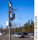 Камеры различных систем контроля на дороге (2019 год). Редакционное фото, фотограф Вячеслав Палес / Фотобанк Лори