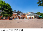 The State Tretyakov Gallery-- is an art gallery in Moscow, Russia, the foremost depository of Russian fine art in the world. Gallery's history starts in 1856. Hall of artist V.Vasnetsov. Collection - 130,000 exhibits (2019 год). Редакционное фото, фотограф Владимир Журавлев / Фотобанк Лори