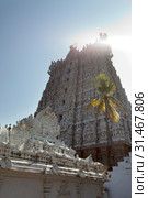 White color ornate Hindu temple in the Kanyakumari, Tamil Nadu, India (2014 год). Стоковое фото, фотограф Куликов Константин / Фотобанк Лори
