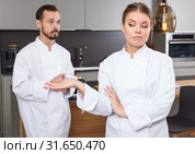 Two cooks having disagreements. Стоковое фото, фотограф Яков Филимонов / Фотобанк Лори