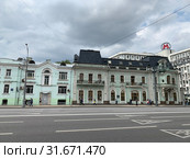 Москва, проспект Мира, дома 39, 41. Доходный дом П. П. Золотова и городская усадьба Е.А. Зарина Н.С. Долгорукова Н.В., Кузнецовой. Памятники архитектуры (2019 год). Редакционное фото, фотограф Овчинникова Ирина / Фотобанк Лори